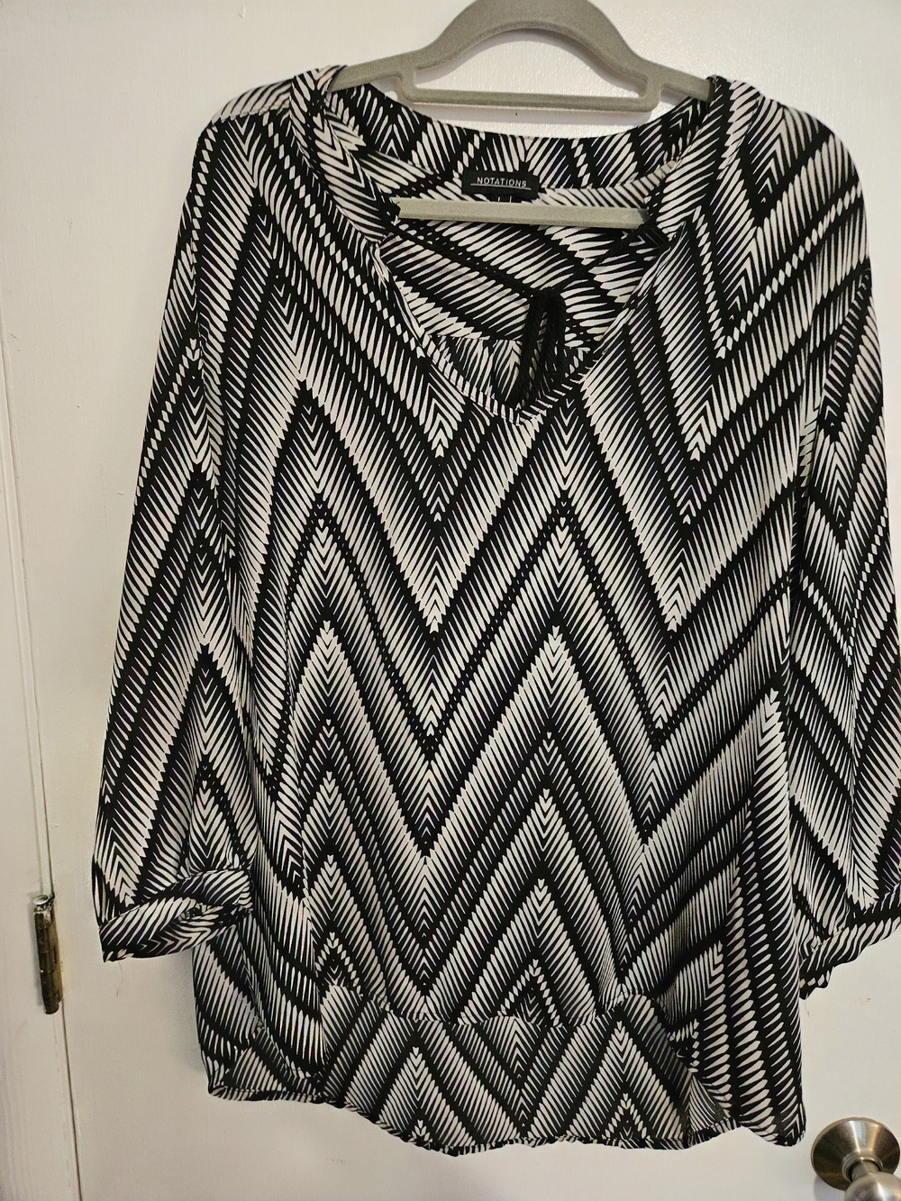 Notations Black and White Zigzag Swim Coverup Tunic